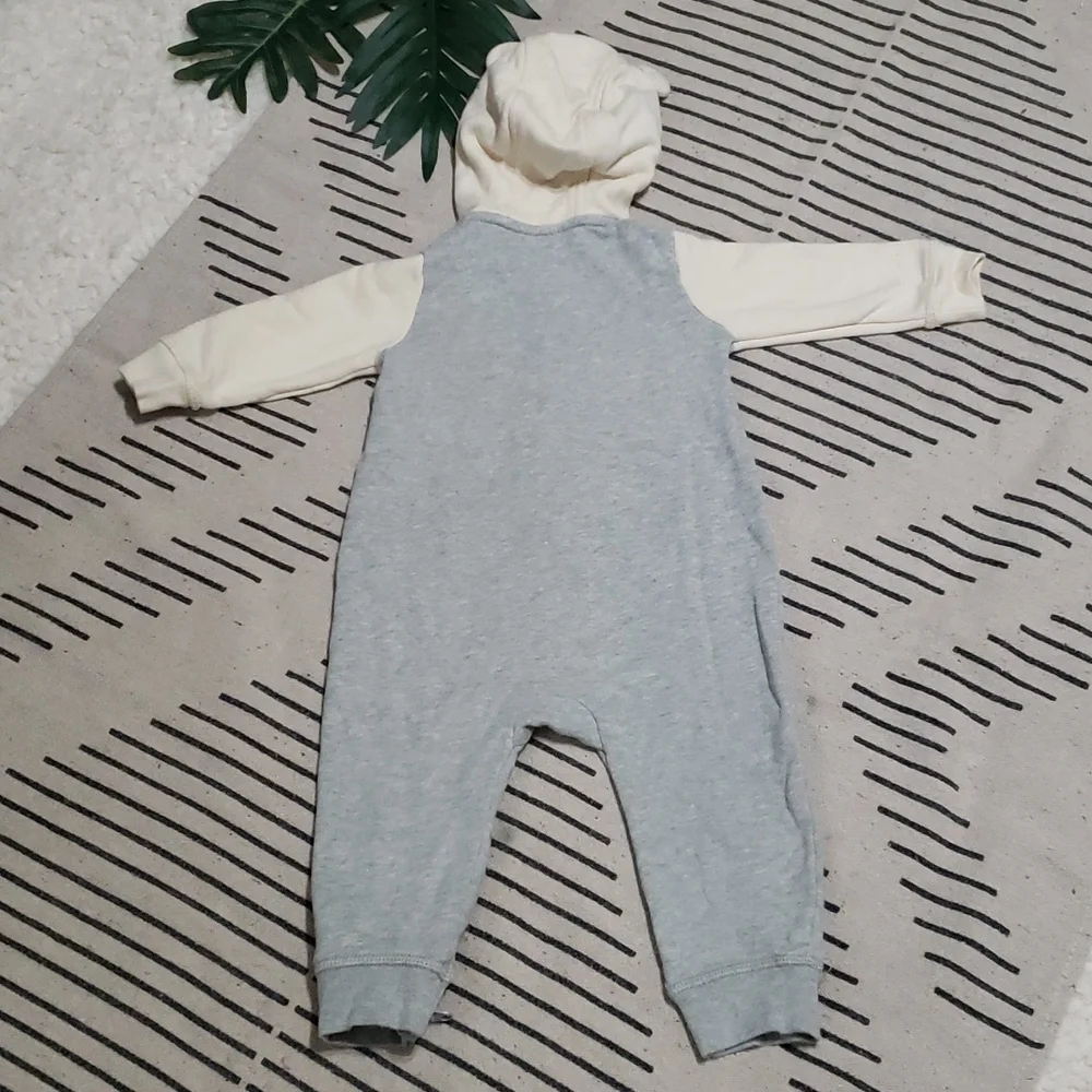 👶🏾Gently worn boys "Baby Gap" 1 piece jumpsuit size 12-18m - Picture 2 of 3